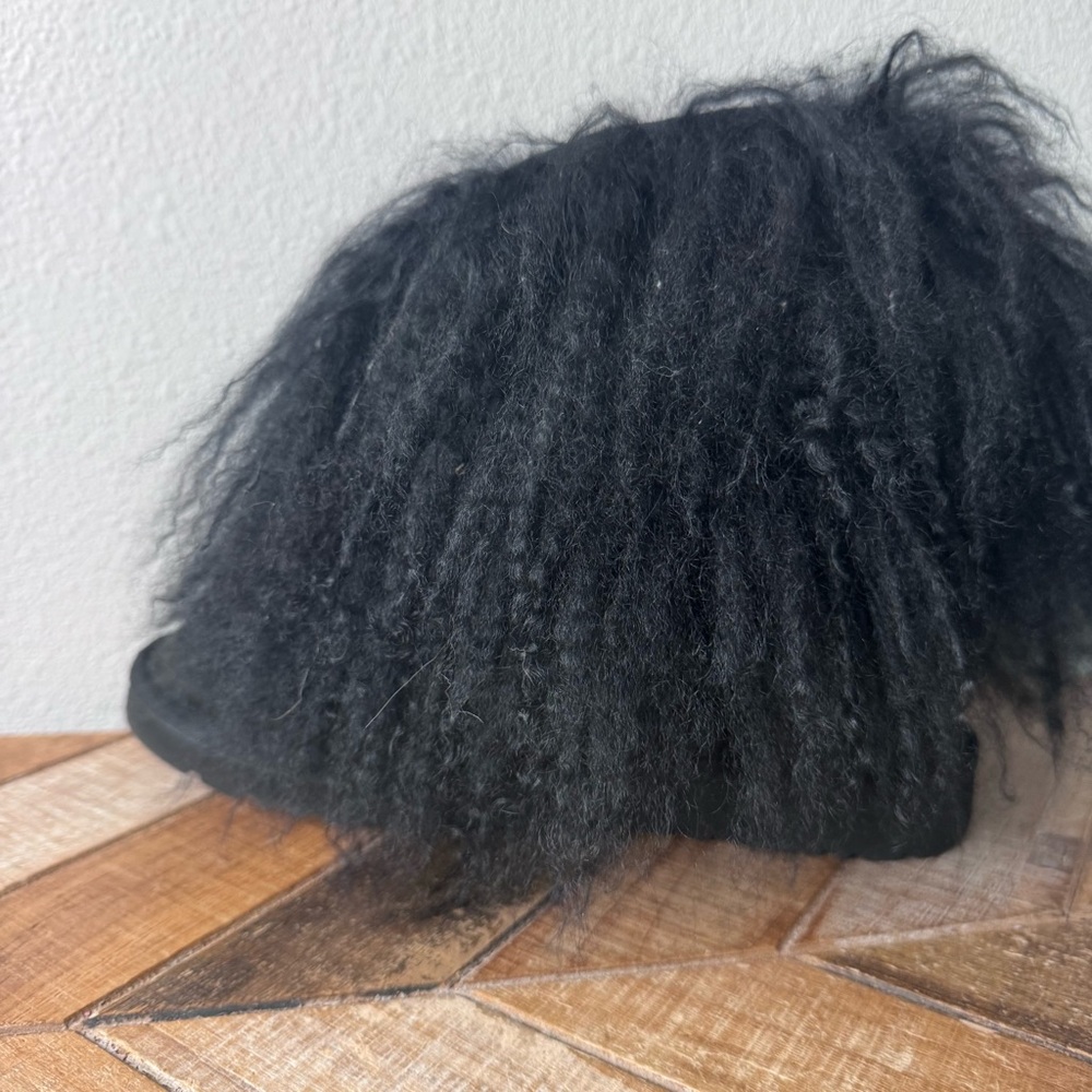 UGG Short Mongolian Sheepskin Cuff Boot - Picture 8 of 14